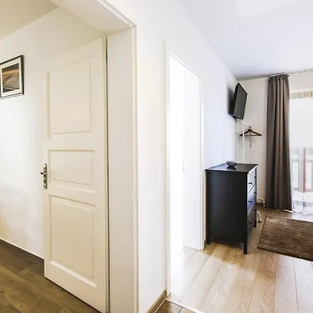 Gorka Apartment *